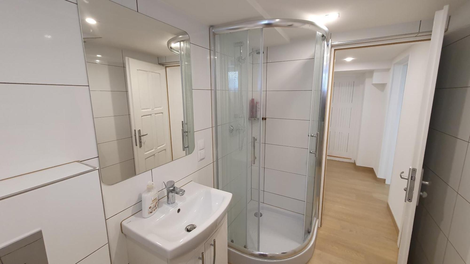 360 Apartament *